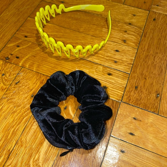 Velvet Scrunchie With Hidden Pocket Zipper Hair Tie + Plastic Yellow Headband - Picture 2 of 7